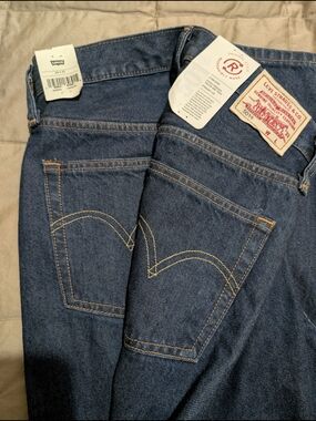 Levi's Womens Dark Blue Straight Jeans with Contrast Stitching